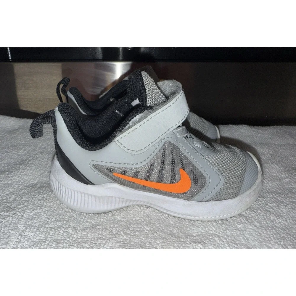 Nike Downshifter 10 Sneakers Boys Toddler Size 5C‎